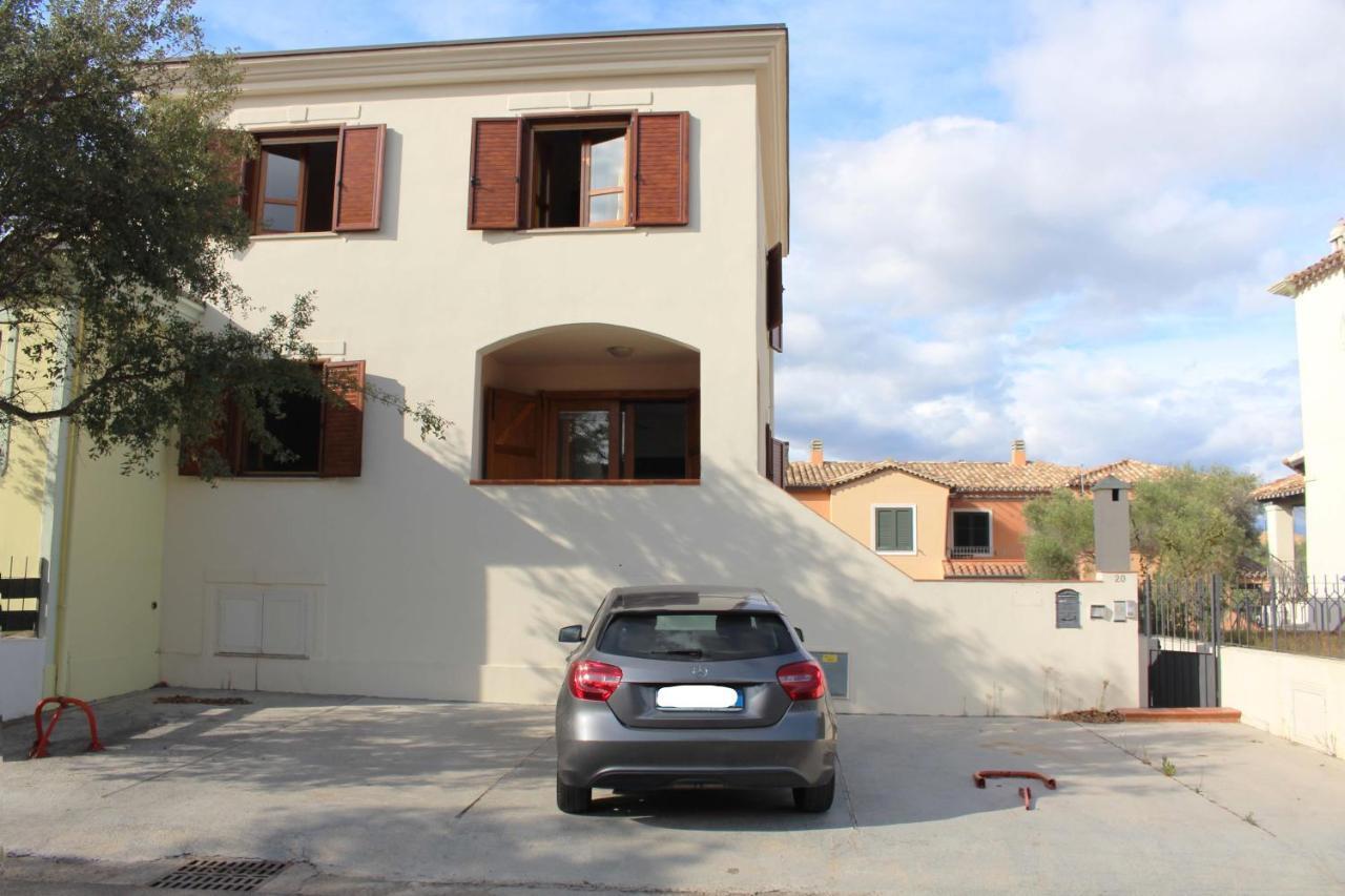 Ferienwohnung Casa A Due Passi Dal Mare Àrbatax Exterior foto