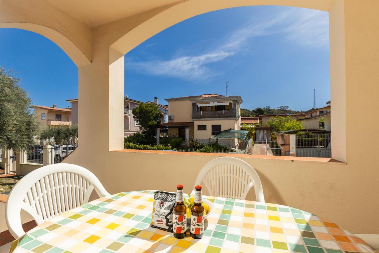Ferienwohnung Casa A Due Passi Dal Mare Àrbatax Exterior foto