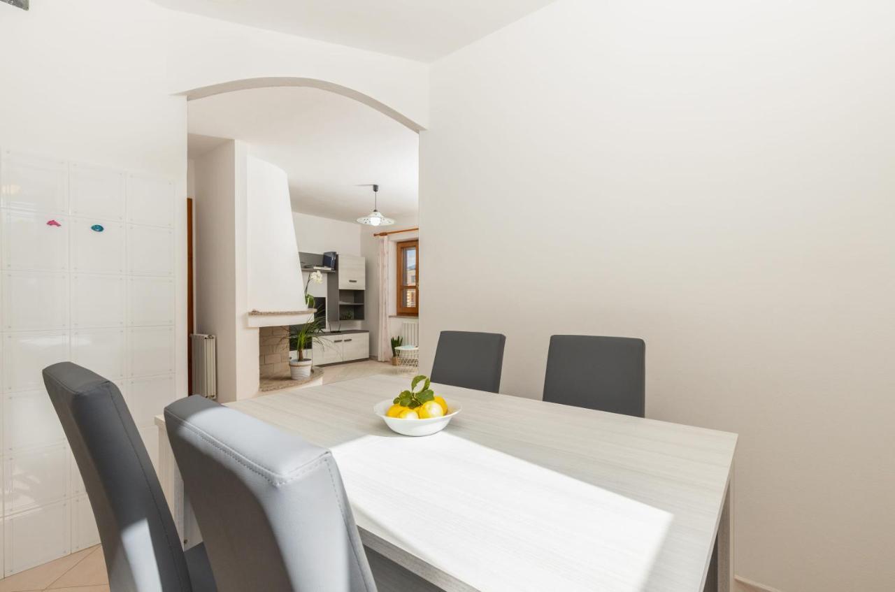 Ferienwohnung Casa A Due Passi Dal Mare Àrbatax Exterior foto