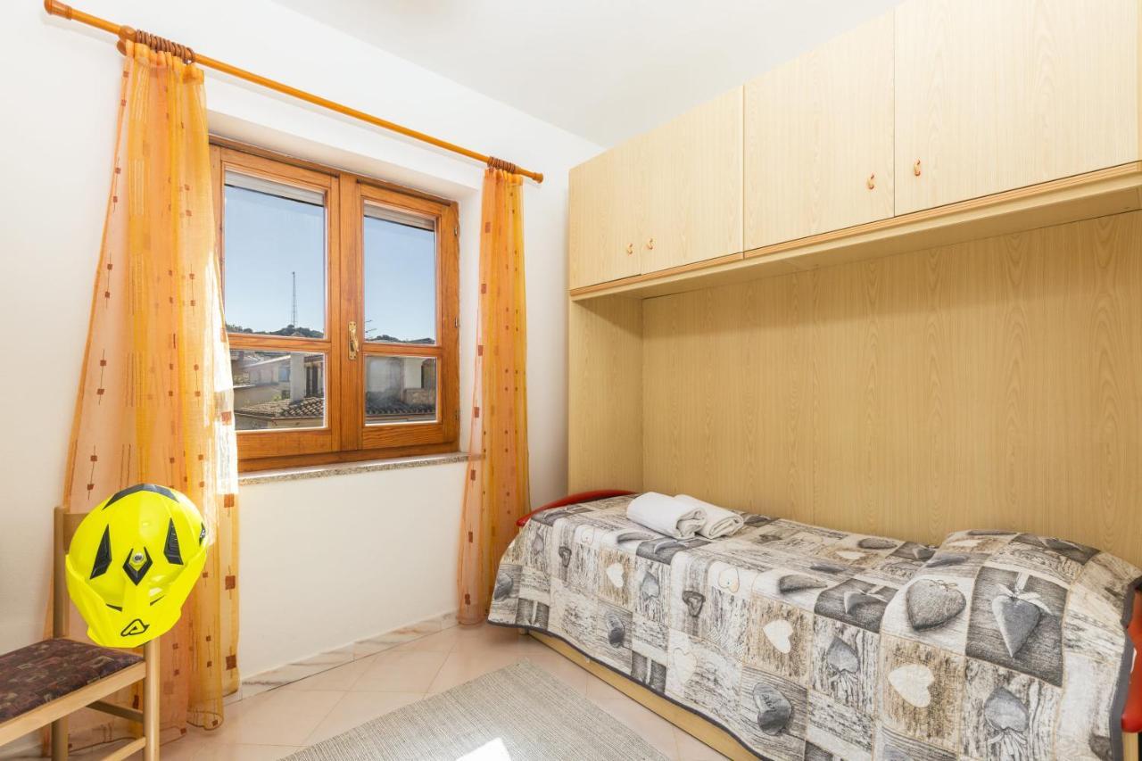 Ferienwohnung Casa A Due Passi Dal Mare Àrbatax Exterior foto